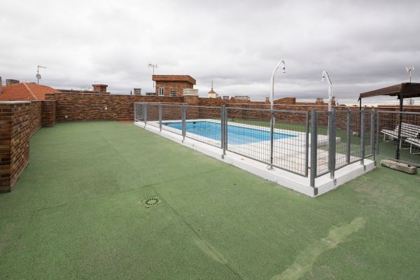 Metal Pool Enclosure Service